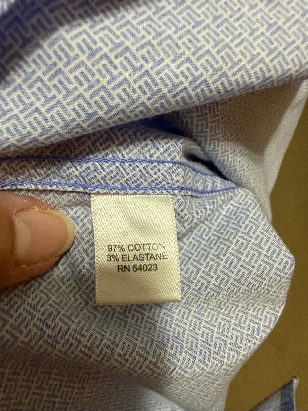 Banana Republic Mens Light Blue with White Geometric Pattern-Short Sleeve Shirt.